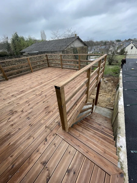 Aménagement de terrasse à Issé